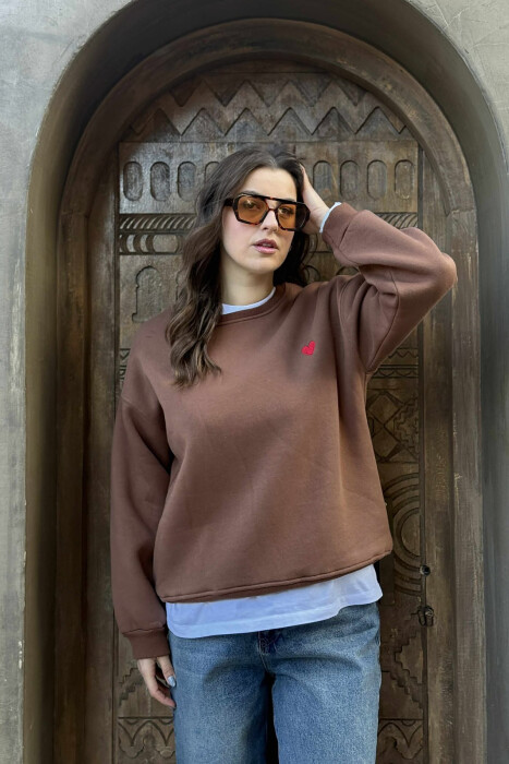 ONE COLOR FLUFFY HEART LOGO WOMEN SWEATSHIRT BROWN/KAFE - 5
