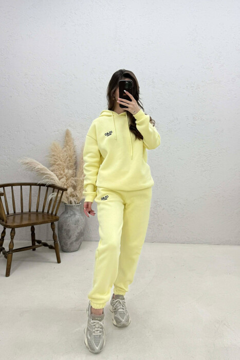ONE COLOR FLUFFY HOODIE + JOGGERS WOMAN SET YELLOW/E VERDHE - KLAUDIO FASHION