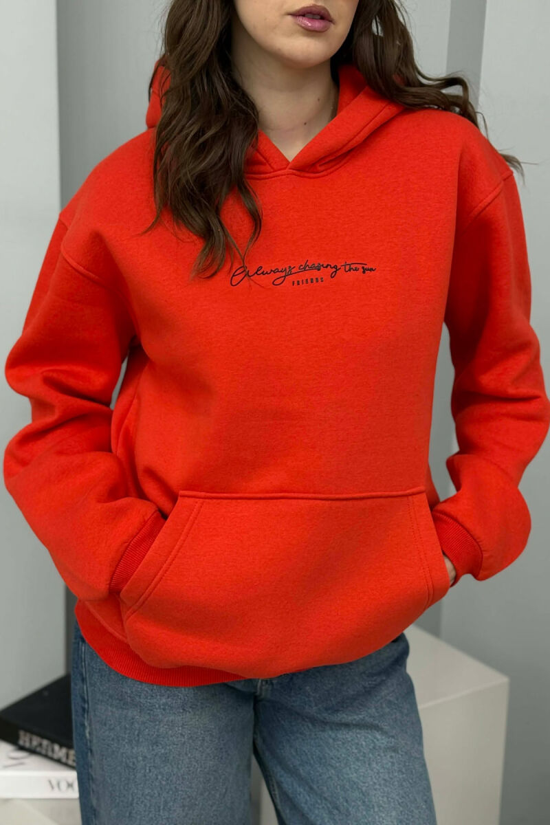ONE COLOR FLUFFY SIMPLE FRONT WRITTING WOMEN HOODIE RED/E KUQE - 3