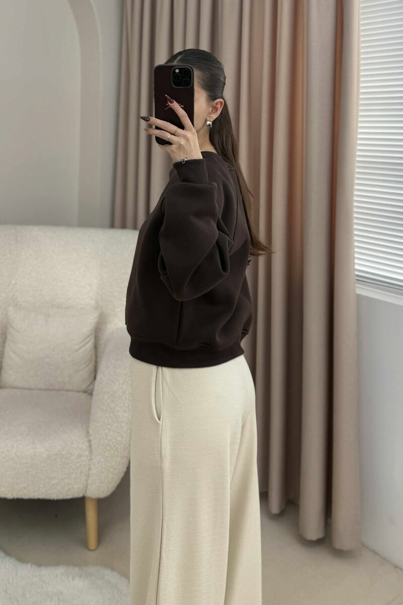 ONE COLOR FLUFFY SIMPLE WOMEN SWEATSHIRT BROWN/KAFE - 2