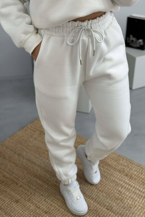 ONE COLOR FLUFFY WOMEN JOGGERS WHITE-E BARDHE - KLAUDIO FASHION