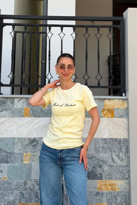ONE COLOR FRONT WRITTINGS WOMAN T-SHIRT YELLOW/E VERDHE 