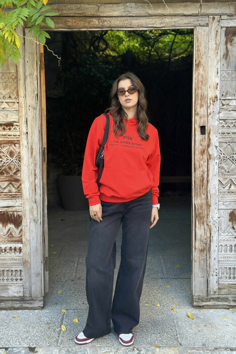 HOODIE NJË NGJYRËSHE ME DETAJIN E SHKRIMIT PARA PËR FEMRA NË NGJYRË TË KUQE - KLAUDIO FASHION