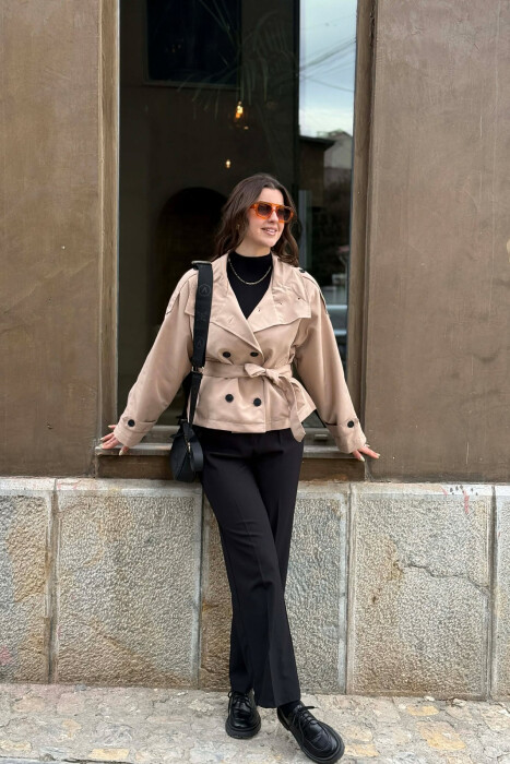 XHAKETE E SHKURTER ME JAKE TE LARTE PER FEMRA NE NGJYRE BEZHE - KLAUDIO FASHION