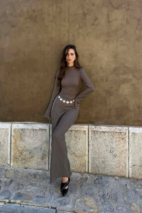 FUSTAN NJE NGJYRESH ME DETAJIN E RRIPIT GOLD PER FEMRA NE NGJYRE GRI TE ERRET - KLAUDIO FASHION