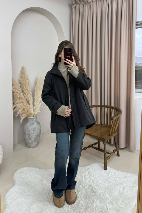 XHAKETE NJE NGJYRESHE ME ZINXHIR DHE BUTONA PER FEMRA NE NGJYRE TE ZEZE ME TE ZEZE - KLAUDIO FASHION