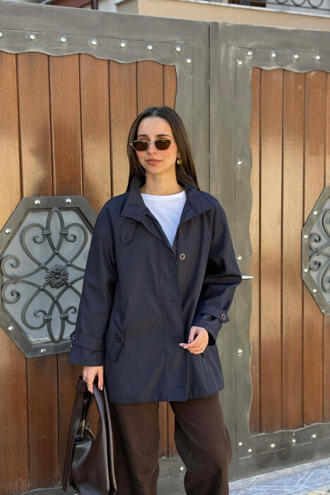 XHAKETE NJE NGJYRESHE ME ZINXHIR DHE BUTONA PER FEMRA NE NGJYRE BLU - KLAUDIO FASHION