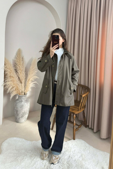 XHAKETE NJE NGJYRESHE ME ZINXHIR DHE BUTONA PER FEMRA NE NGJYRE JESHILE TE ERRET - KLAUDIO FASHION