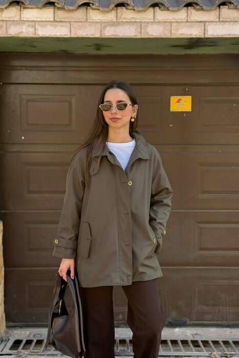 XHAKETE NJE NGJYRESHE ME ZINXHIR DHE BUTONA PER FEMRA NE NGJYRE JESHILE TE ERRET - KLAUDIO FASHION