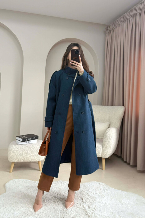 ONE COLOR HIGH NECK BUTTONED WOMAN COAT DARK BLUE/BEE - 2