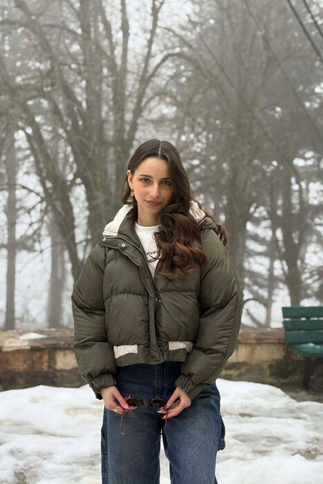 XHUP I SHKURTER NJE NGJYRESH ME ZINXHIR PER FEMRA NE NGJYRE JESHILE - KLAUDIO FASHION