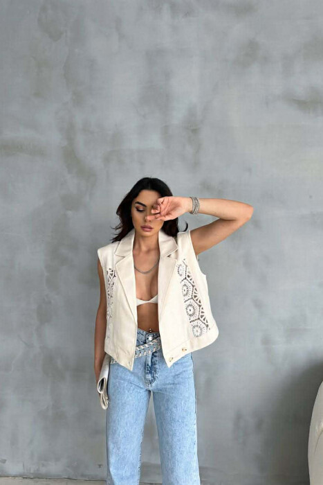 ONE COLOR KNITTED DETAILS WOMEN VEST CREAM/KREM - KLAUDIO FASHION