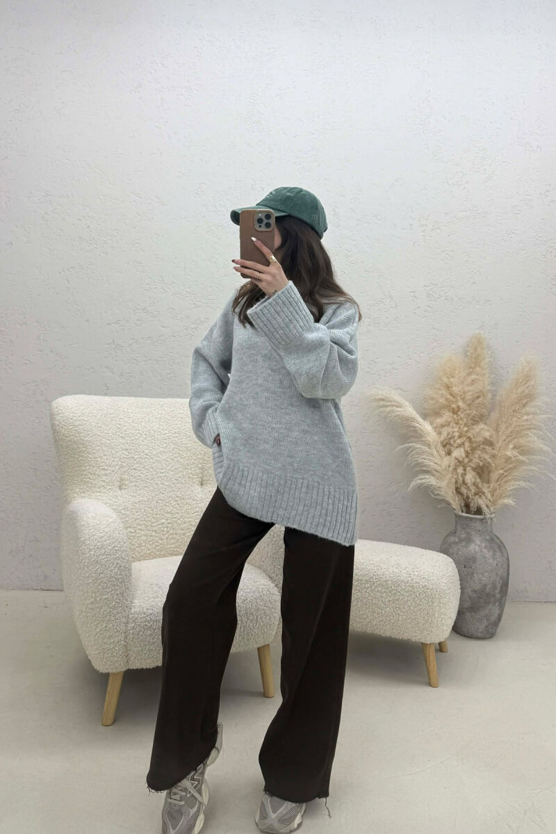 ONE COLOR KNITTED ROUND NECK WOMEN SWEATER GREY/GRI - 1