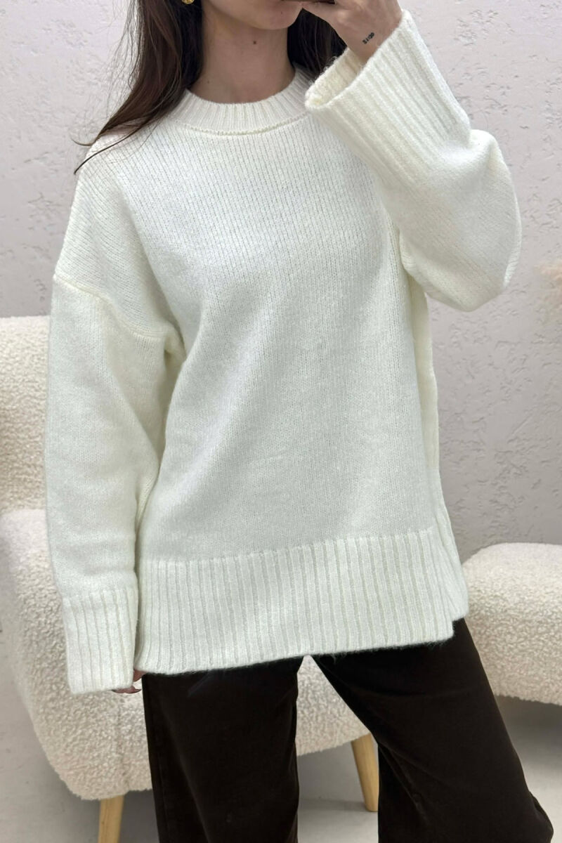 ONE COLOR KNITTED ROUND NECK WOMEN SWEATER WHITE-E BARDHE - 2