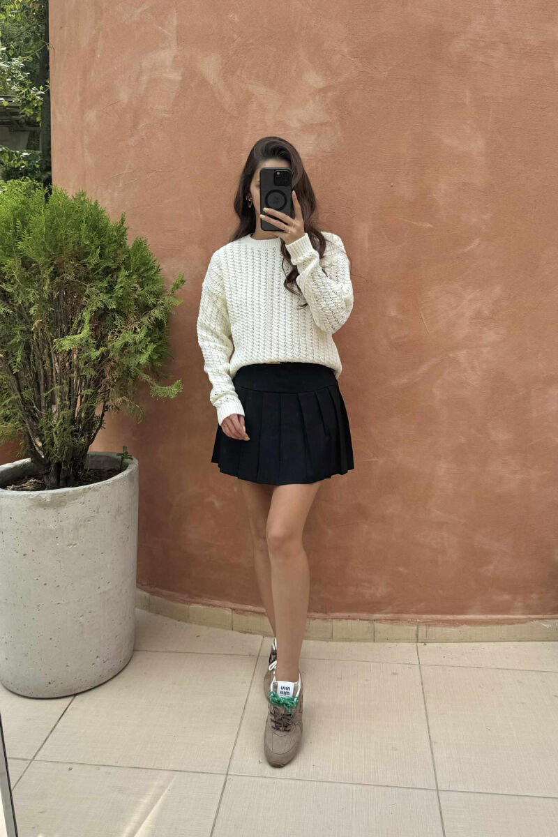 ONE COLOR KNITTED SIMPLE WOMEN SWEATER CREAM/KREM - 4