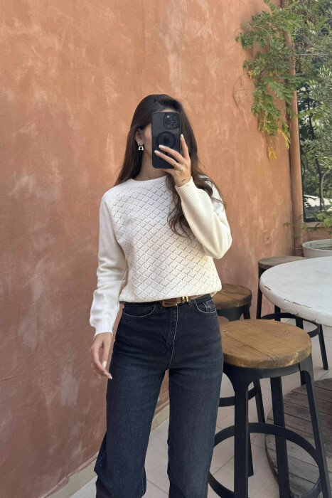 ONE COLOR KNITTED WOMEN SWEATER CREAM/KREM - 2