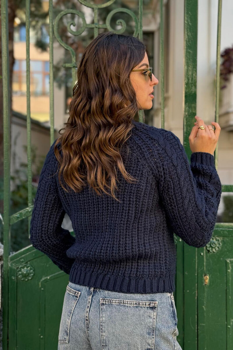 ONE COLOR KNITTED WOMEN SWEATER DARK BLUE/BEE - 2