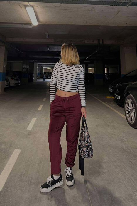 LACINGS WOMEN JOGGERS IN BURGUNDY COLOR 