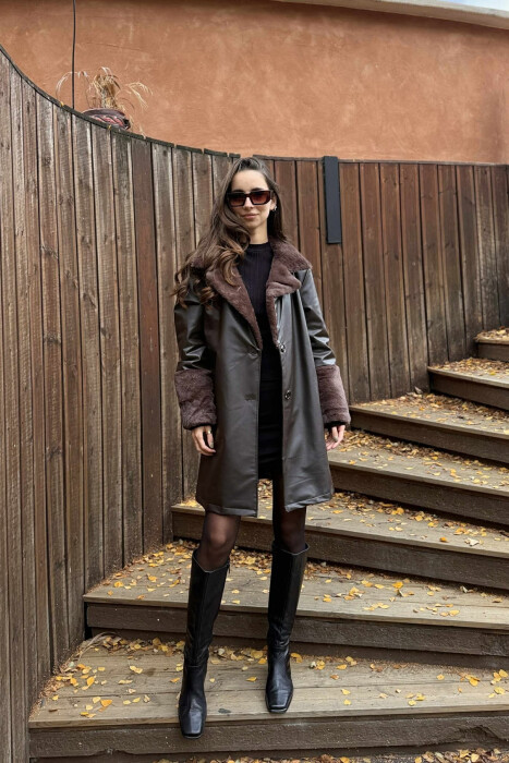 XHAKETË NJË NGJYRËSHE LËKURE ME DETAJIN E LIDHSEVE PËR FEMRA NË NGJYRË KAFE - KLAUDIO FASHION