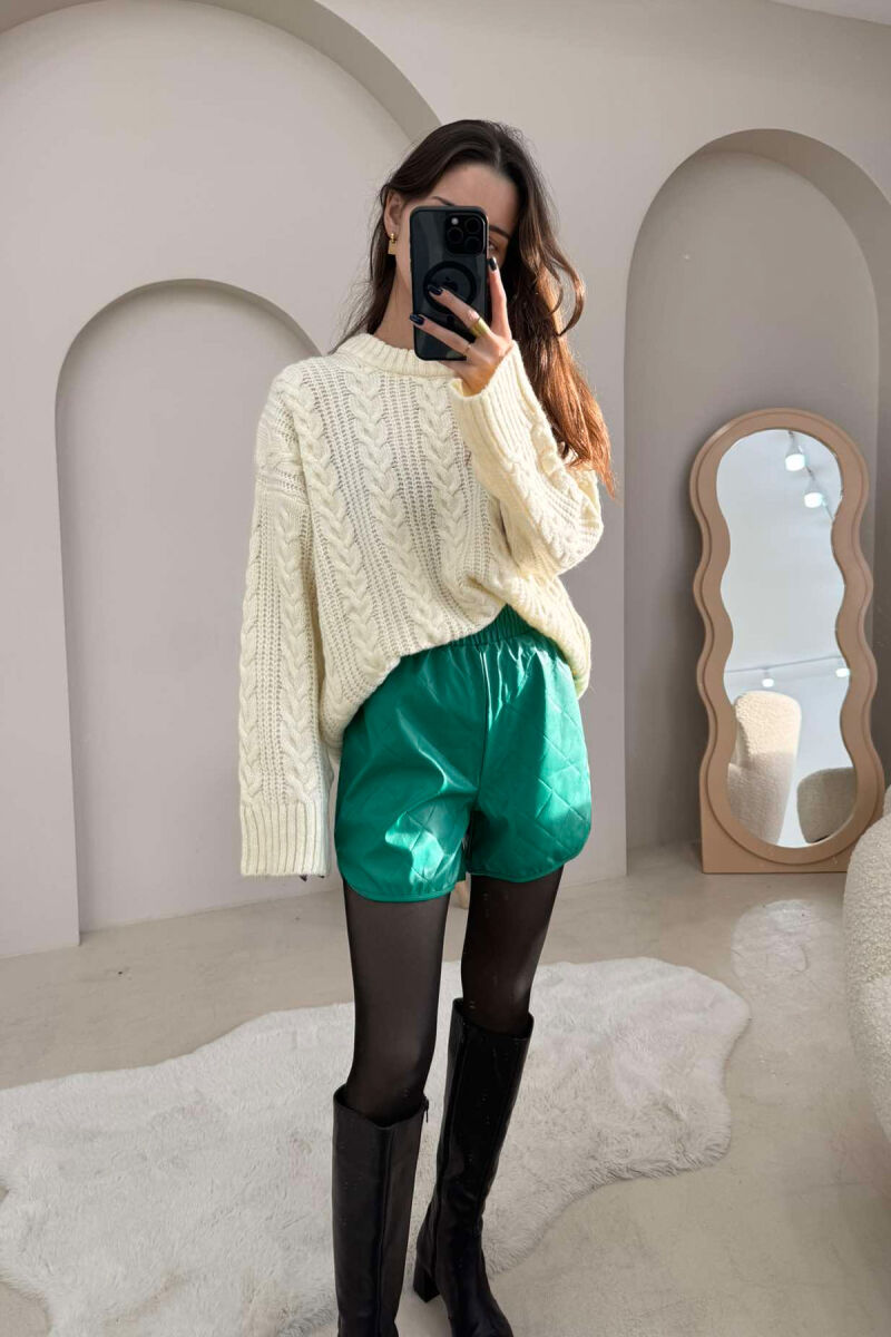 ONE COLOR LEATHER WOMEN SHORT PANTS GREEN/JESHILE - 2