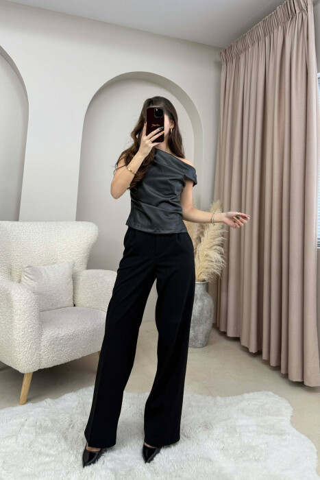 KANATIERE LEKURE NJE NGJYRESHE PER FEMRA NE NGJYRE TE ZEZE - KLAUDIO FASHION