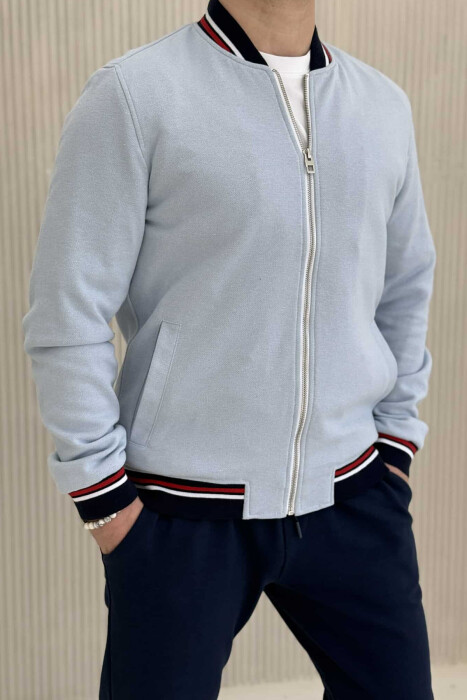 XHAKETË BOMBER PËR MESHKUJ NË NGJYRËN BLU E ZBARDHUR - KLAUDIO FASHION