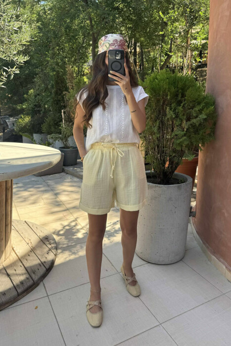 ONE COLOR LINEN WOMEN SHORTS YELLOW/E VERDHE - KLAUDIO FASHION