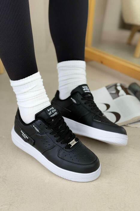 ONE COLOR LITTLE WRITTINGS WOMEN SNEAKERS BLACK-WHITE/ZEBA - KLAUDIO FASHION