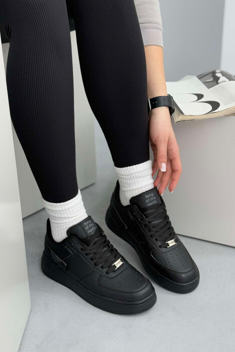 ONE COLOR LITTLE WRITTINGS WOMEN SNEAKERS BLACK/ E ZEZE - KLAUDIO FASHION