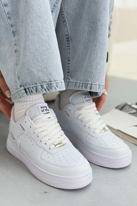 ONE COLOR LITTLE WRITTINGS WOMEN SNEAKERS WHITE-E BARDHE - KLAUDIO FASHION