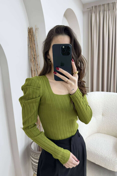 ONE COLOR LONG SLEEVE SQUARE NECK WOMEN SWEATER OLIVE/ULLI 