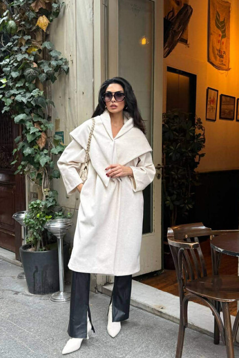 PALLTO NJE NGJYRESHE ME SHALL PER FEMRA NE NGJYRE KREM 