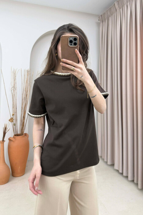 ONE COLOR NECK DETAIL WOMAN T-SHIRT BROWN/KAFE - 