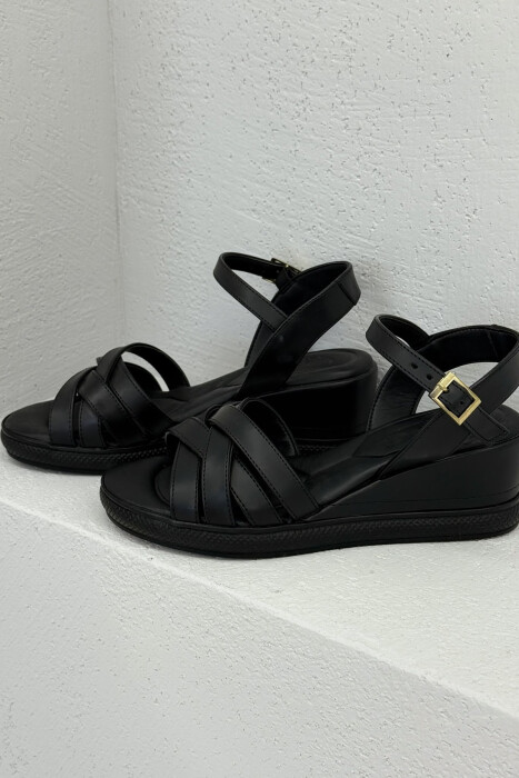 ONE COLOR PLATFORM WOMEN SANDALS BLACK/ E ZEZE - KLAUDIO FASHION