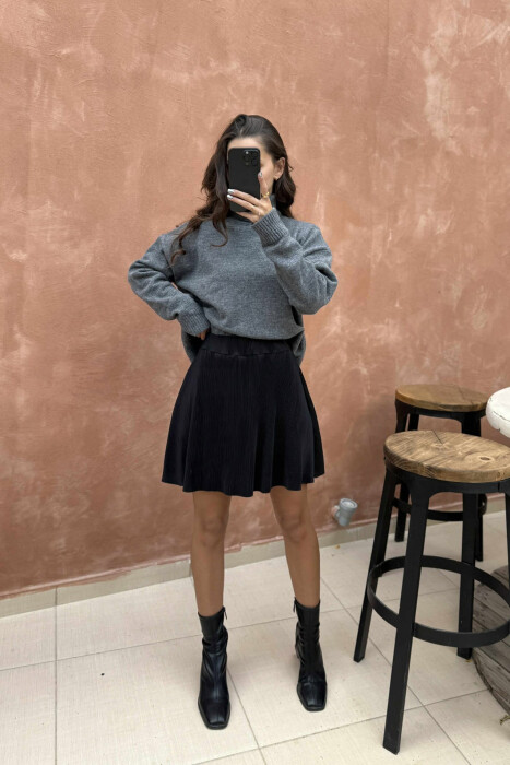 FUNDPANTALLONË NJË NGJYRËSHE ME BEL ELASTIK PËR FEMRA NË NGJYRËN E ZEZË - KLAUDIO FASHION