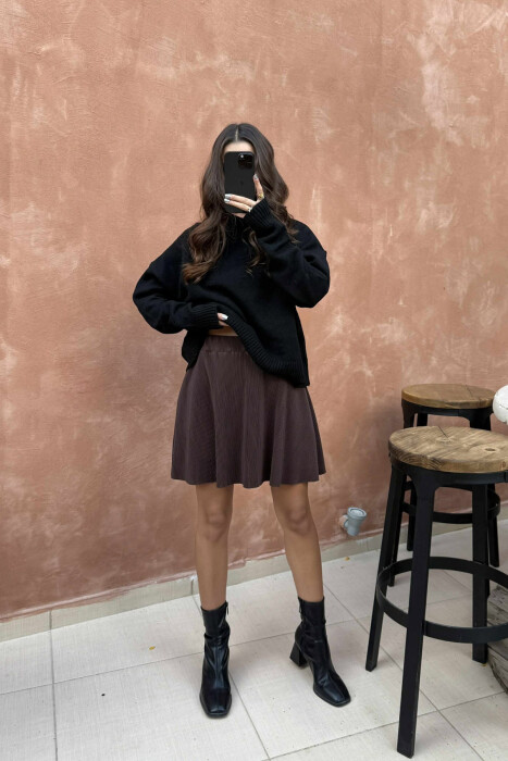 ONE COLOR PLEATED ELASTIC WAIST WOMEN SKORT BROWN/KAFE - KLAUDIO FASHION