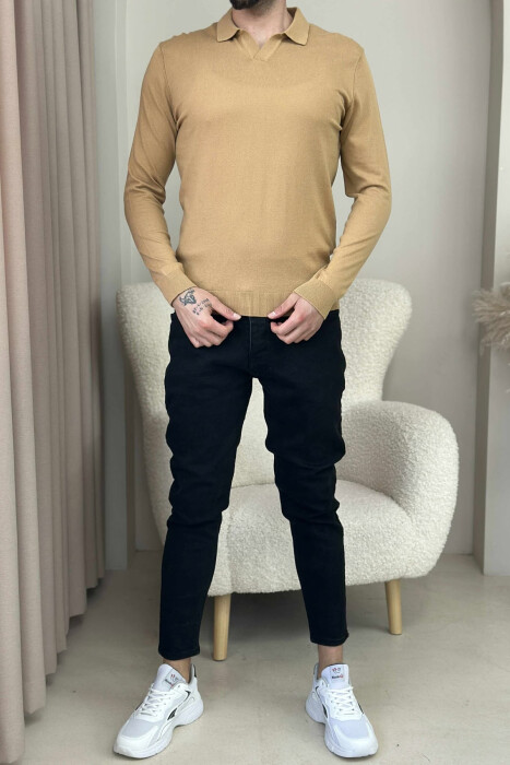 TRIKO NJËNGJYRËSHE ME JAKË POLO PËR MESHKUJ NË NGJYRËN KAFE TË ZBARDHUR 