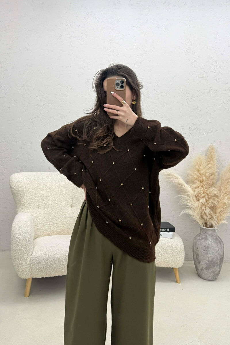 ONE COLOR RHOMBUS DESIGN STONE DETAILS WOMEN SWEATER BROWN/KAFE - 2