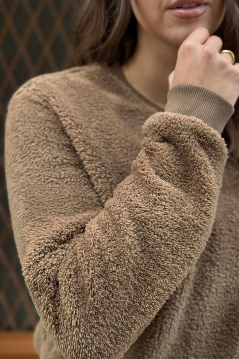 ONE COLOR ROUND NECK FLUFFY WOMEN SWEATSHIRT BROWN/KAFE - 4