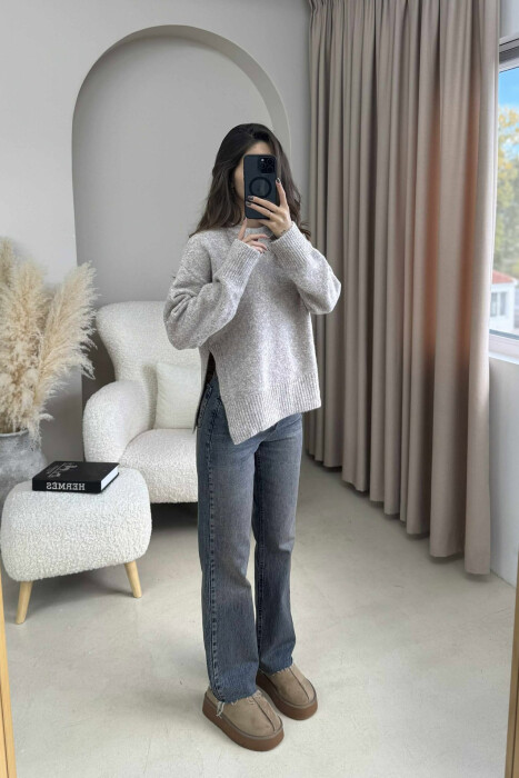 ONE COLOR ROUND NECK KNITTED WOMEN SWEATER BEIGE/BEZHE 