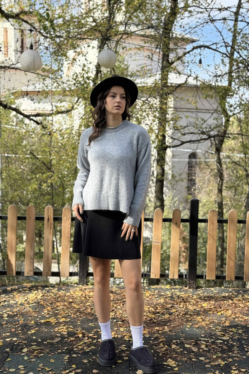 ONE COLOR ROUND NECK KNITTED WOMEN SWEATER GREY-GREY/GG - 1