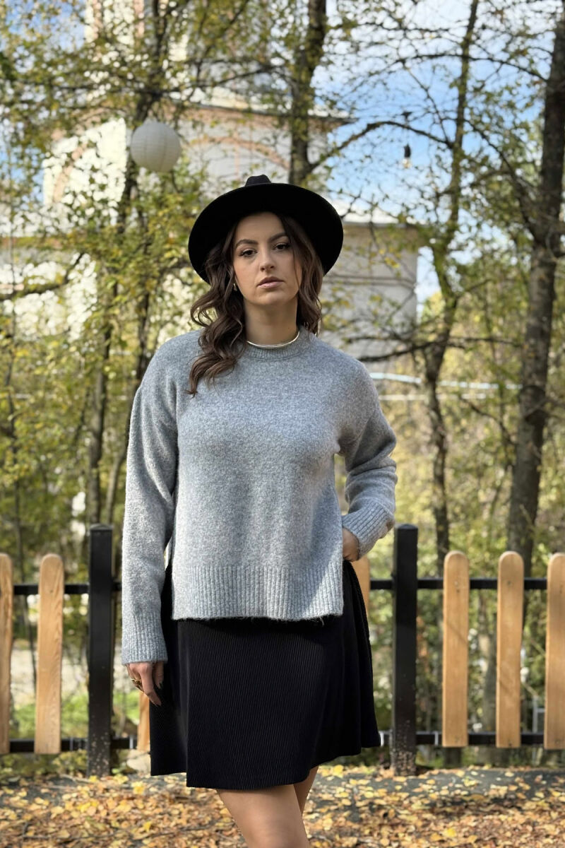 ONE COLOR ROUND NECK KNITTED WOMEN SWEATER GREY-GREY/GG - 3