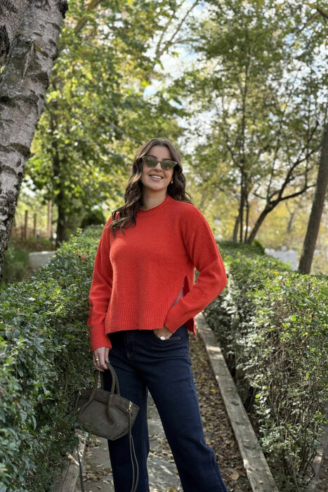 ONE COLOR ROUND NECK KNITTED WOMEN SWEATER ORANGE/PORTOKALLI - 1