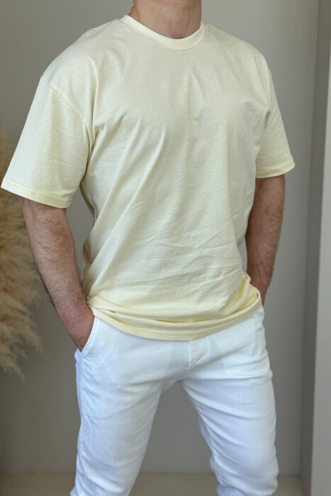 T-SHIRT NJË NGJYRËSH PËR MESHKUJ NË NGJYRËN BEZHË E ZBARDHUR 