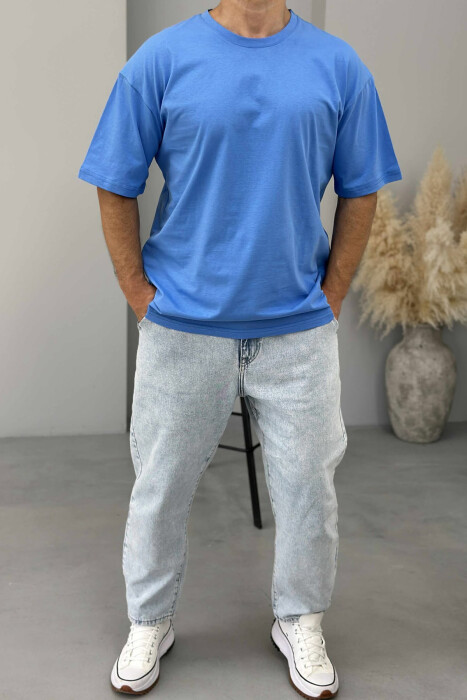 T-SHIRT NJË NGJYRËSH PËR MESHKUJ NË NGJYRËN BLU TË ZBARHUR 