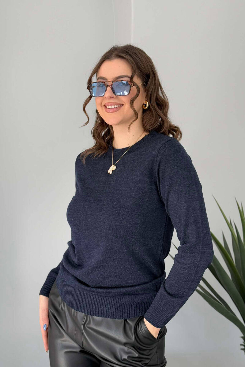 ONE COLOR ROUND NECK SIMPLE WOMEN SWEATER BLUE/BLU - 2
