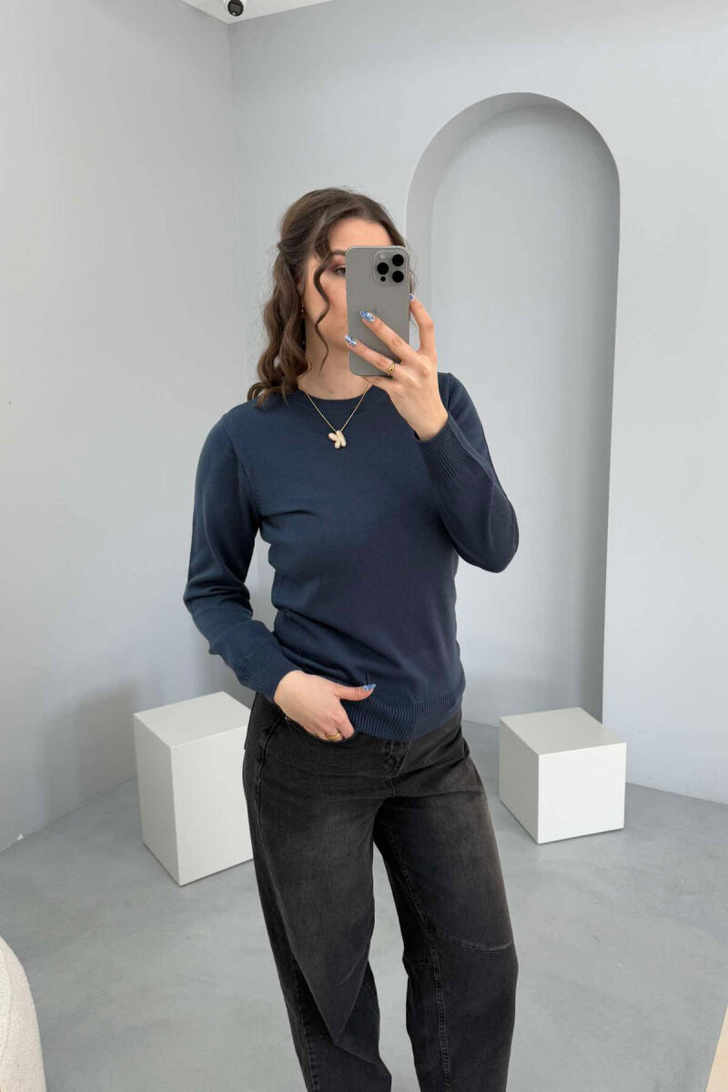 ONE COLOR ROUND NECK SIMPLE WOMEN SWEATER LIGHTBLUE/BZ - 3