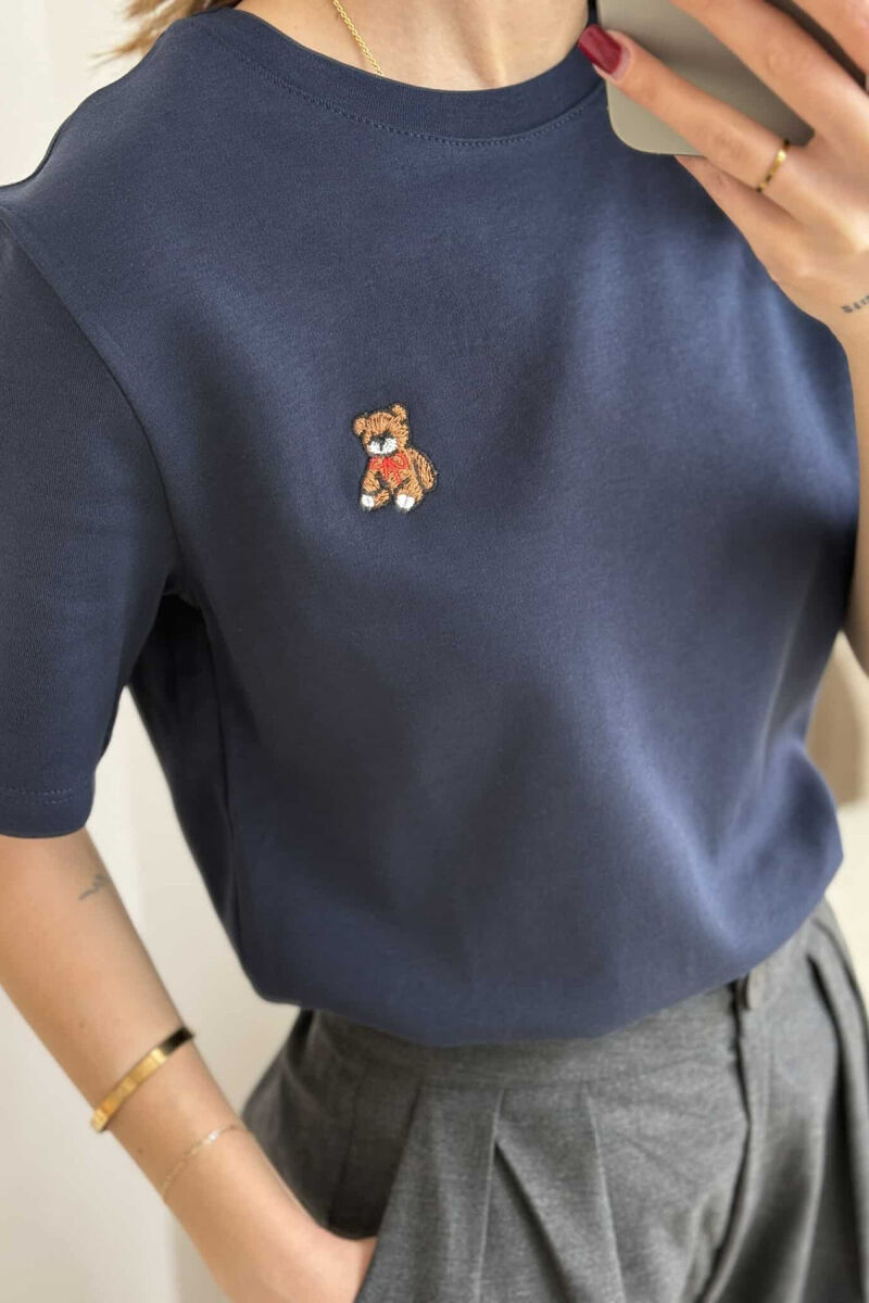 ONE COLOR ROUND NECK TEDDY BEAR LOGO WOMEN T-SHIRT DARK BLUE/BEE - 2