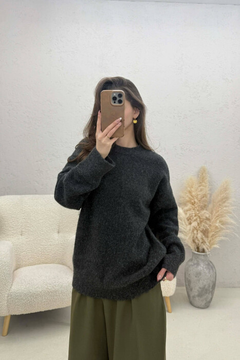 ONE COLOR ROUND NECK WOMEN SWEATER DARK GREY/GEE - KLAUDIO FASHION