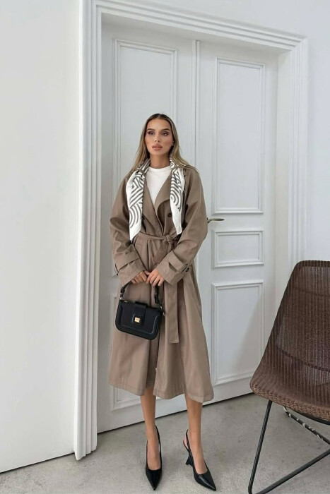 PALLTO E GJATE NJE NGJYRESHE ME LIDHESE DHE ME DETAJIN E SHALLIT PER FEMRA NE NGJYRE BEZHE TE ERRET - KLAUDIO FASHION